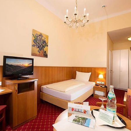Hotel Schweizer Hof Баден-Баден Стая снимка
